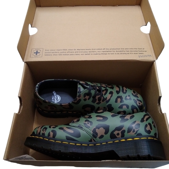 Dr. Martens 1461 Leopard Print Oxford Unisex Lace Up Mens 7 Womens 8 Shoe NEW - Picture 5 of 7